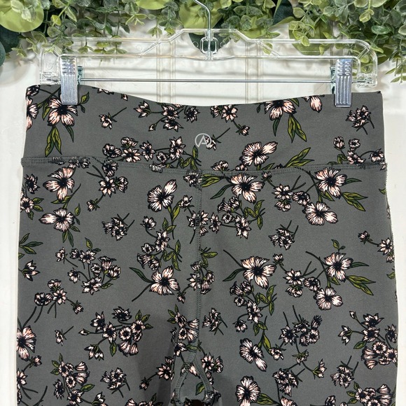 ASKYA Capri Leggings MEDIUM Gray Floral Athletic Casual High Waist Stretch Gray - Picture 5 of 7